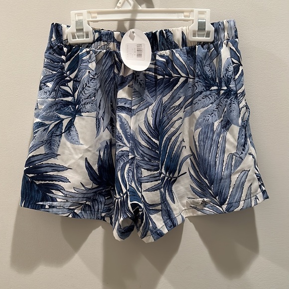 Blue and white patterned shorts - Picture 4 of 4